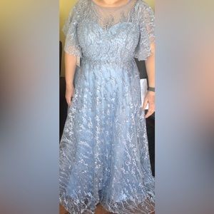 Size 14 Mac Duggal dress .new with tags.originally $798 asking$599 or best offer